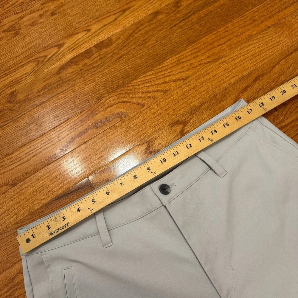 Vuori Cascade Tech Chino Pants Mens 34x31 Light Grey Performance Golf V427